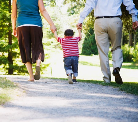 Child walking pattern and gait development in children